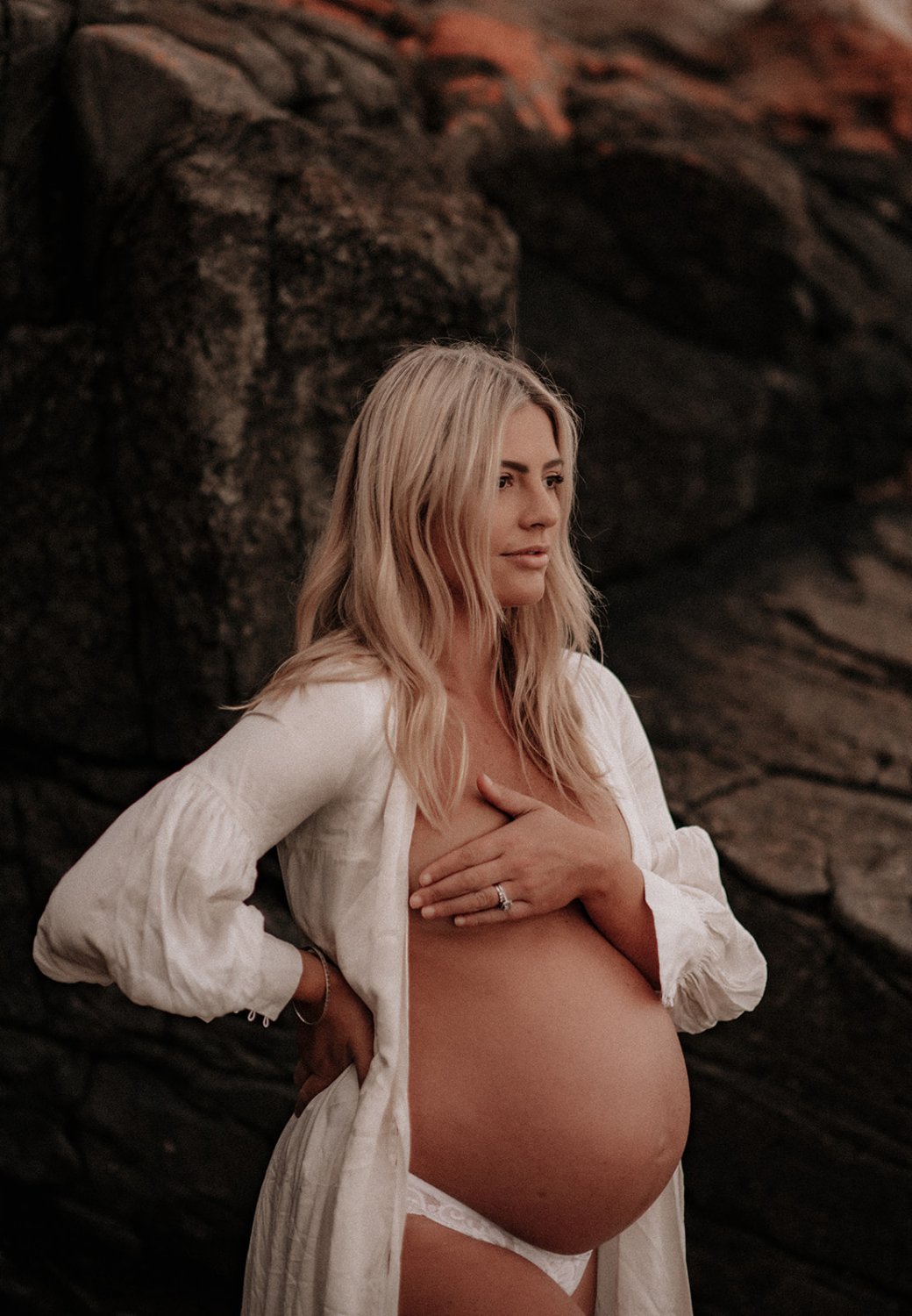 Pregnant blonde shows us her body - Leaked Boudoir #2h5WPp1I