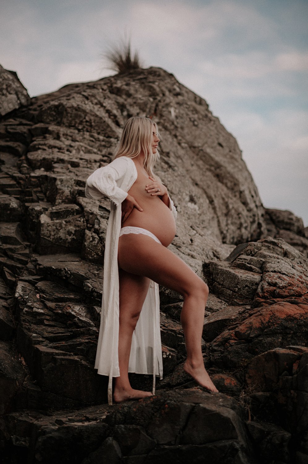 Pregnant blonde shows us her body - Leaked Boudoir #3Y2Vtar9